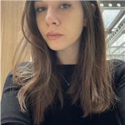Sono una studentessa di quinta superiore. 
Ho voti alti in tutte le materie ma nutro un particolare interesse per la matematica e la fisica.
Ho già avuto esperienze di aiuto compiti/ assistenza allo studio di bambini delle elementari/ medie